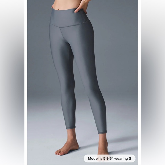 ALO Yoga Pants - ALO 7/8 High Waist Airlift High Compression Leggings in Steel Grey, Size XL